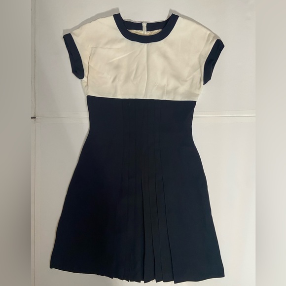 True 90’s vintage white and navy pleated dress - Picture 2 of 6